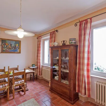 Sleeps 4 With Air Con And Wifi Cortona